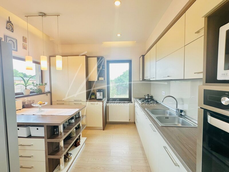 Tartasesti, cartier Buna Ziua, 25 min Colosseum Mall